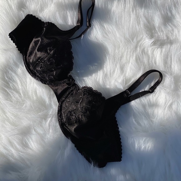 Vintage bralette and skirt set - Picture 5 of 7